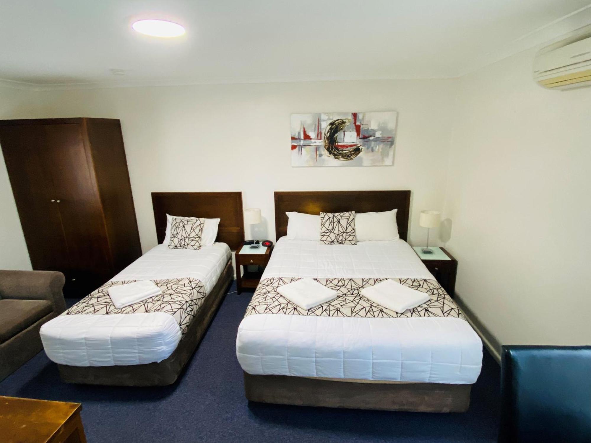 Colonial Lodge Motor Inn Yass Eksteriør bilde