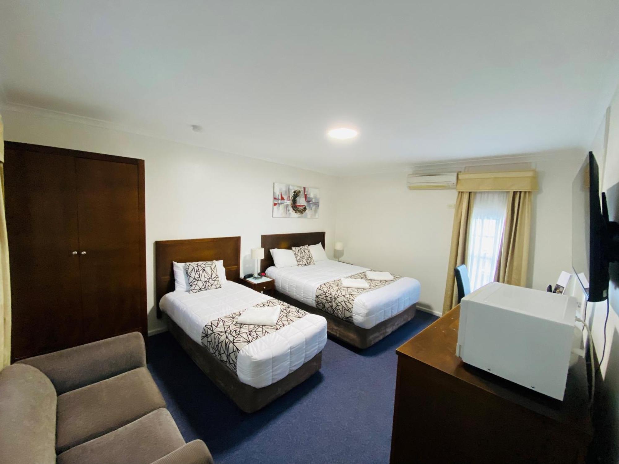Colonial Lodge Motor Inn Yass Eksteriør bilde