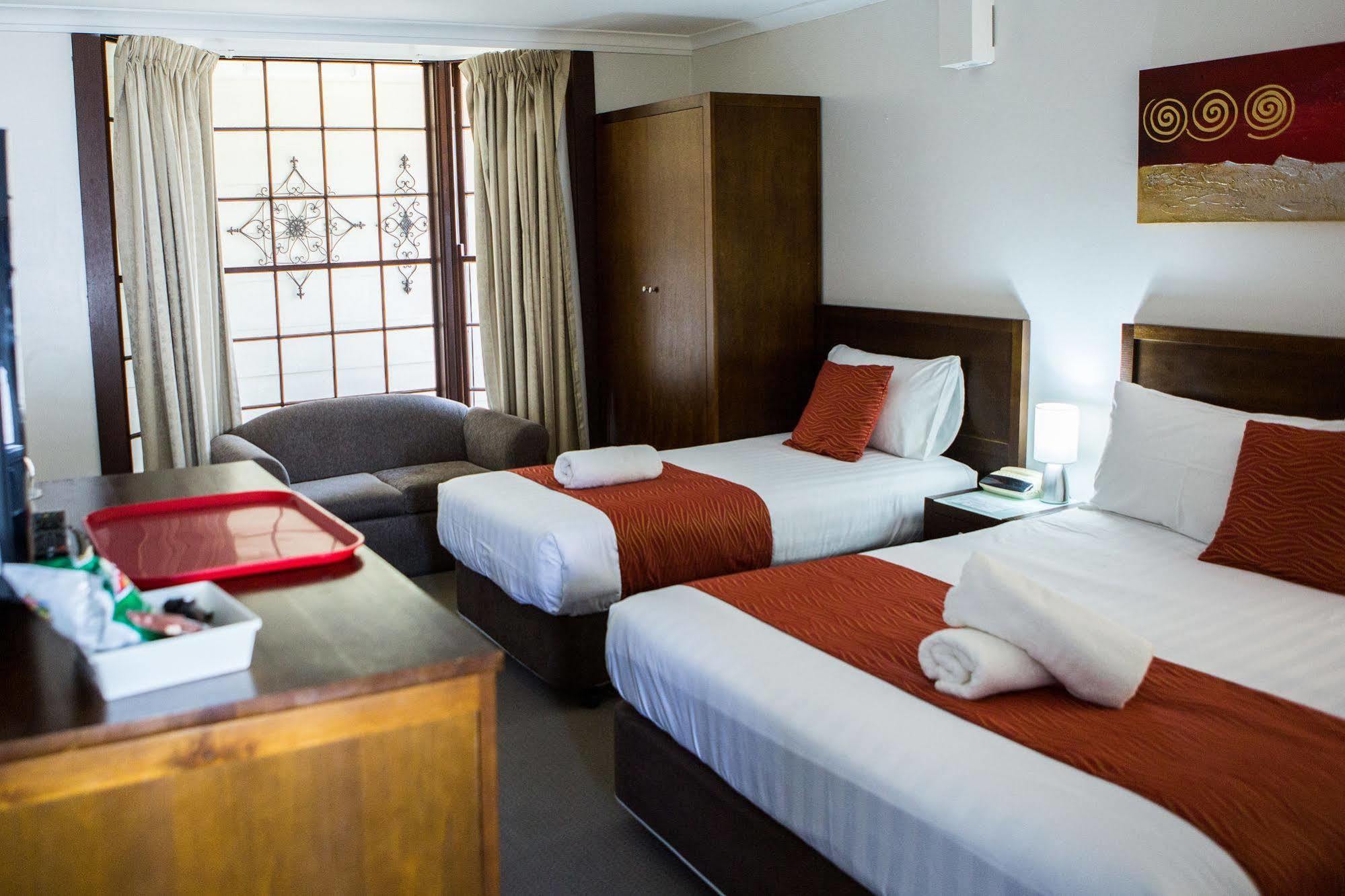 Colonial Lodge Motor Inn Yass Eksteriør bilde