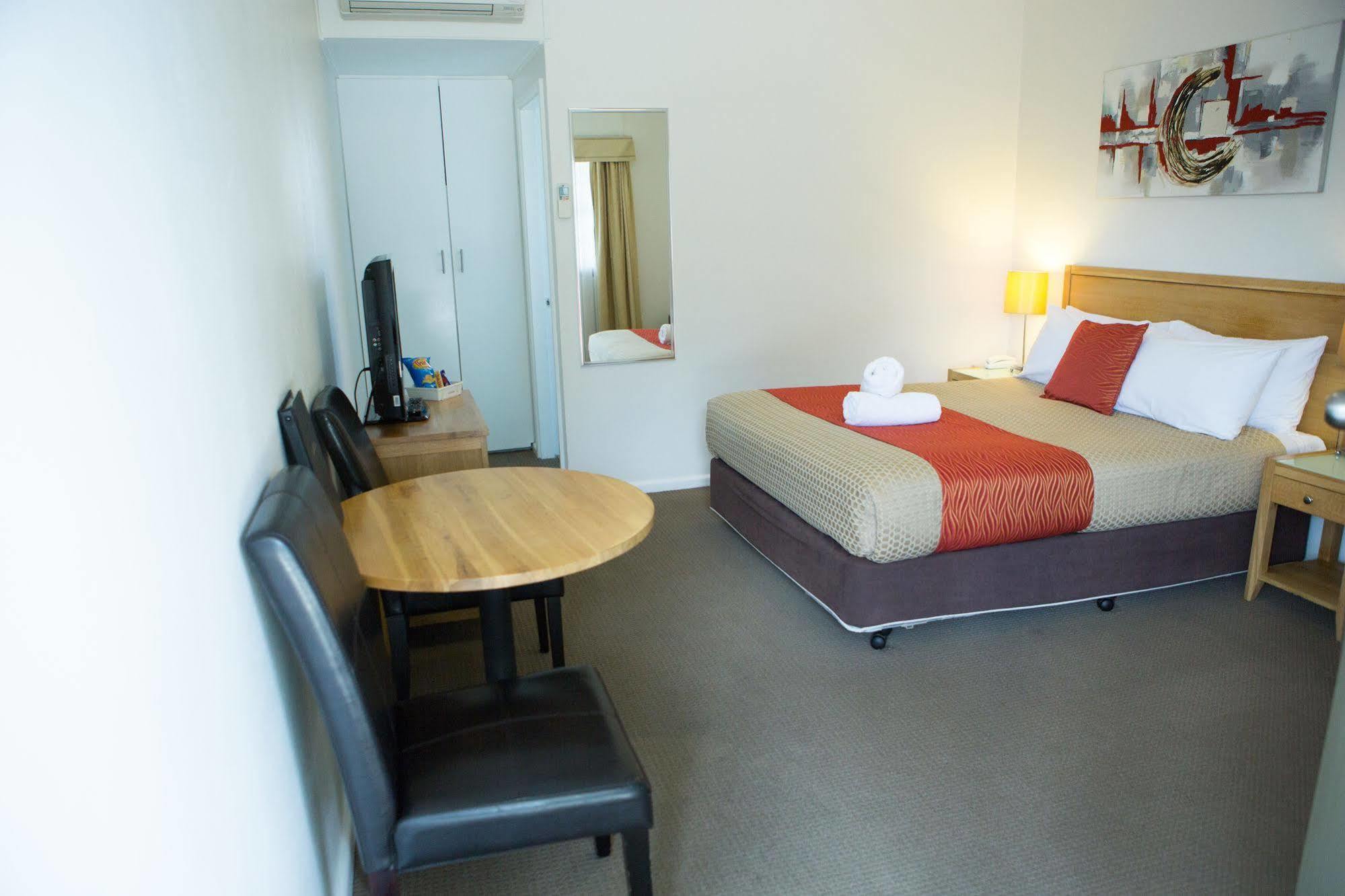 Colonial Lodge Motor Inn Yass Eksteriør bilde